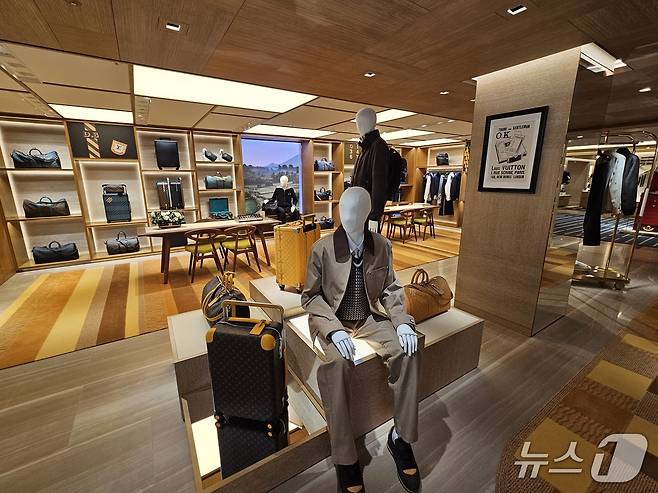 서울 중구 소재 'LV 더 플레이스 서울, 신세계 더 리저브' 내 6층 규모로 조성된 '루이비통 비저너리 저니 서울'(Louis Vuitton Visionary Journeys Seoul).ⓒ 뉴스1/김진희 기자.