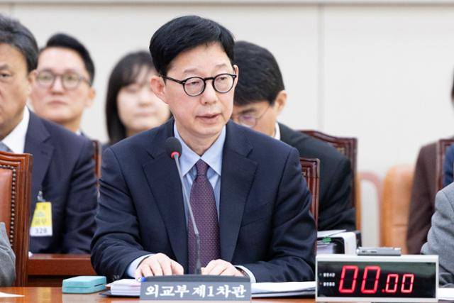 박윤주 외교부 1차관이 19일 서울 여의도 국회에서 열린 제429회국회(정기회) 외교통일위원회 제6차 전체회의에서 의원 질의에 답변하고 있다. 뉴스1