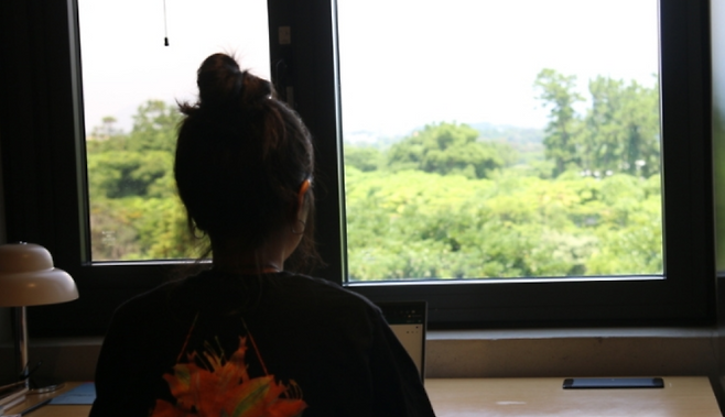 창밖의 제주가 하루의 속도를 바꾼다. (제주관광공사 제공)