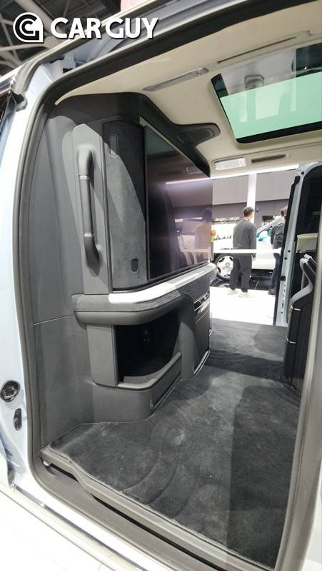 지커 MPV 009