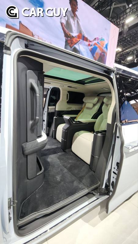 지커 MPV 009