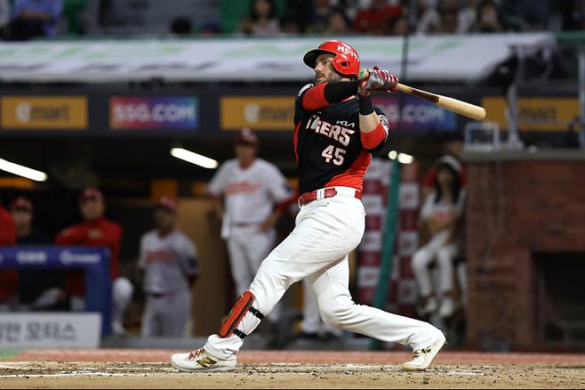 올 시즌 KBO리그 홈런 3위에 이름을 올린 위즈덤. 하지만 KIA와의 재계약은 불발됐다. KIA 제공 시즌 KBO리그 홈런 3위에 이름을 올린 위즈덤. 하지만 KIA와의 재계약은 불발됐다. KIA 제공