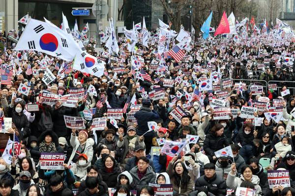 지난 2월 광주 금남로에서 개신교 단체 세이브코리아가 주최한 탄핵반대 집회에 나온 참가자들이 구호를 외치고 있다. 연합뉴스