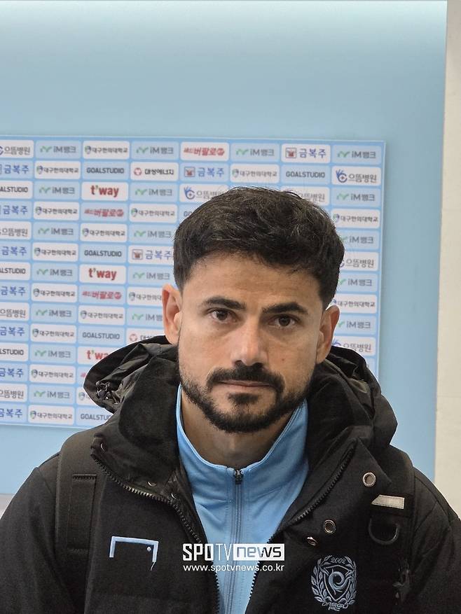 ▲ 10년 동안 대구의 상징이었던 세징야의 눈물은 2부리그 강등이라는 무거운 현실을 보여줬다. 세징야와 대구는 내년 K리그1으로 바로 돌아올 목표를 강조했다.