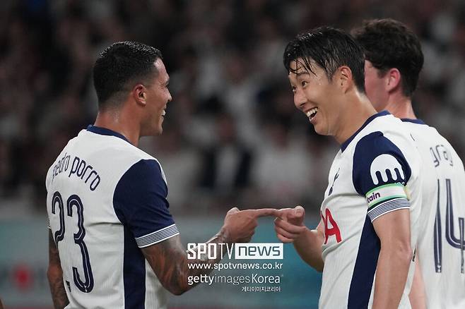 ▲ 2024년 7월 27일 일본 도쿄 국립 경기장에서 열린 비셀 고베와의 친선 경기에서, 토트넘 홋스퍼의 손흥민이 팀의 두 번째 골이자 역전골을 성공시킨 후 환호하고 있다.