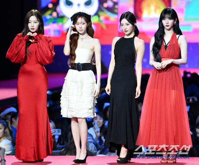 에스파 멤버 지젤, 윈터, 닝닝, 카리나(왼쪽부터). 스포츠조선DB