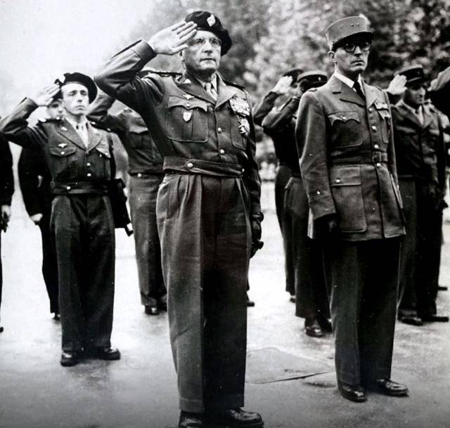 외인부대 재직 시절의 랄프 몽클라르 장군. 아들 롤랑 몽클라르 소장