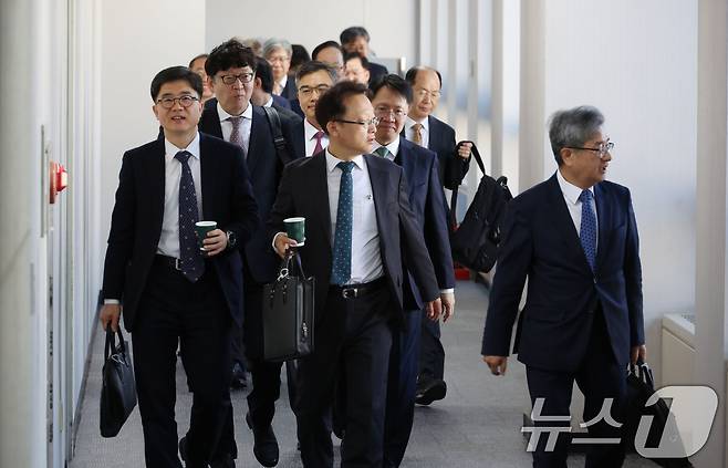전국의 법원장들이 5일 오후 서울 서초구 대법원에서 열린 전국법원장회의에 참석하고 있다. (공동취재) 2025.12.5/뉴스1 ⓒ News1 장수영 기자