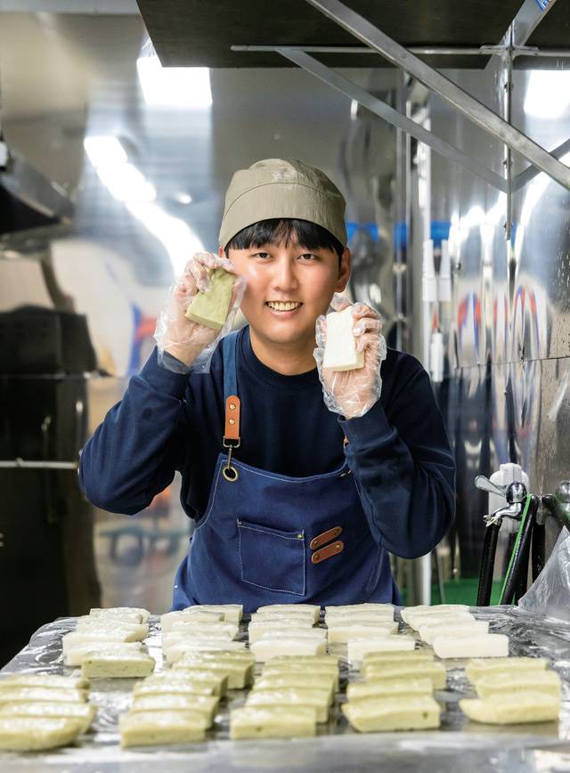 2020년 귀농한 신상민 씨는 사업 확대를 위해 2025년 떡 가공사업을 새롭게 시작했다.