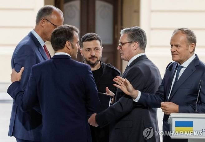 왼쪽부터 독일·프랑스·우크라이나·영국·폴란드 정상 자료사진. 로이터 연합뉴스