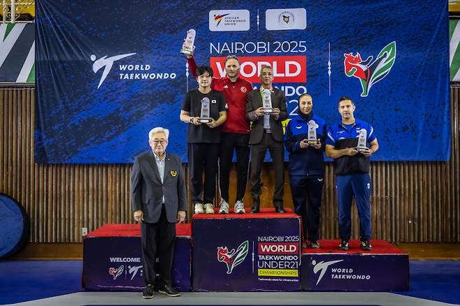 여자 2위 한국(왼쪽). 사진=세계태권도연맹