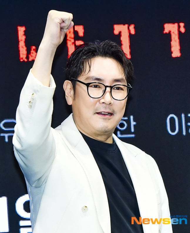 뉴스엔 DB 조진웅