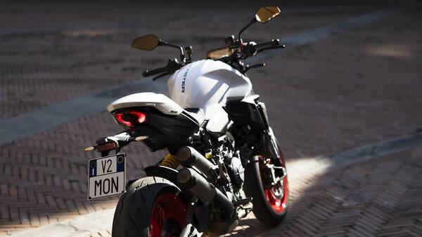 두카티 5세대 몬스터 생산