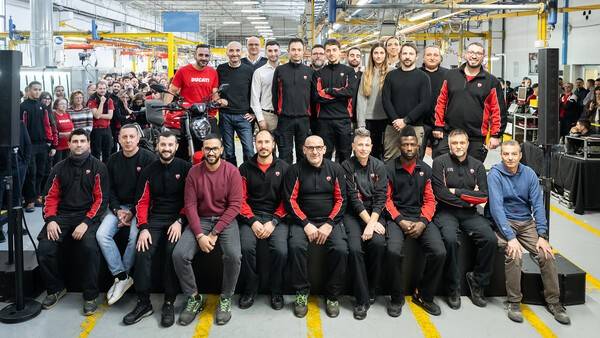 두카티 5세대 몬스터 생산