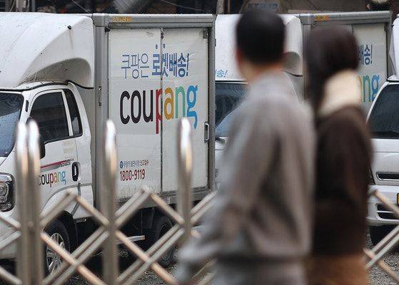 서울 시내 쿠팡 배송차량 모습.ⓒ연합뉴스