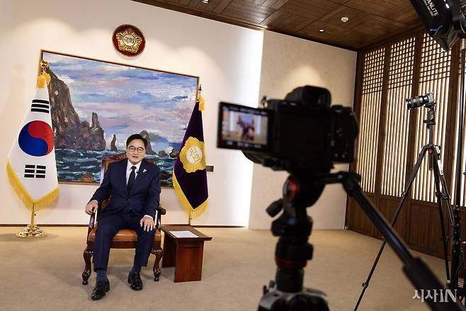 11월11일 우원식 국회의장이 국회의장 접견실에서 <시사IN>과 인터뷰를 하고 있다. ⓒ시사IN 조남진