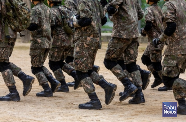 배우자가 임신 중이거나 출산한 직후에는 군인의 근무지 이동을 유예하거나 보류할 수 있는 제도가 마련된다. 거주기간이 짧다는 이유로 지방정부 출산 지원 대상에서 제외되는 경우도 사라질 전망이다. ⓒ베이비뉴스