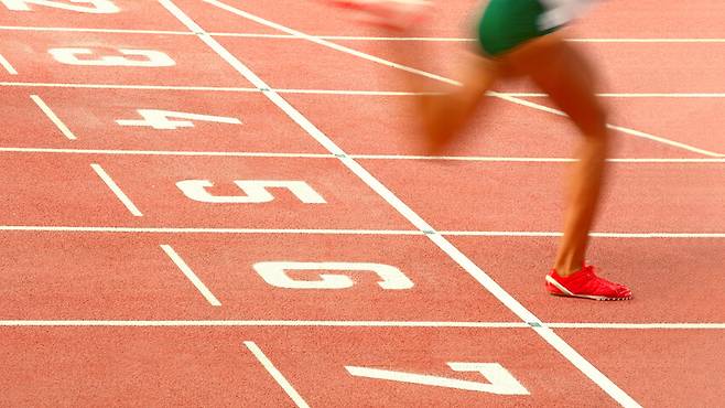 많은 한국 사람이 분배에서 산술적 평등, 즉 결과적 평등보다는 개인의 능력과 노력에 따라 차등적으로 분배하는 것이 공정하다고 생각한다. 공정한 경쟁, 불평등을 동시에 열망하는 것이다. 게티이미지뱅크