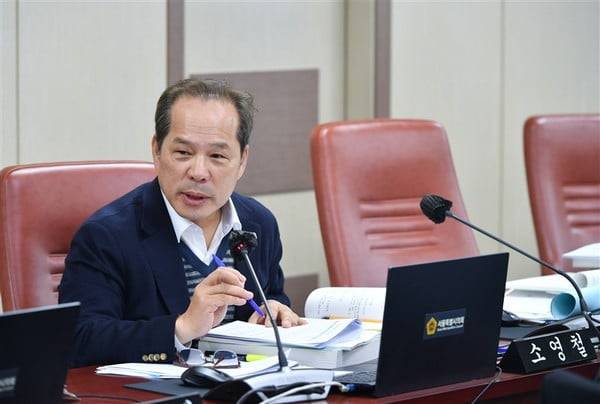 소영철 서울시의회 의원(국민의힘)이 제327회 정례회 기획경제위원회 회의에서 발언하고 있다. 서울시의회 제공