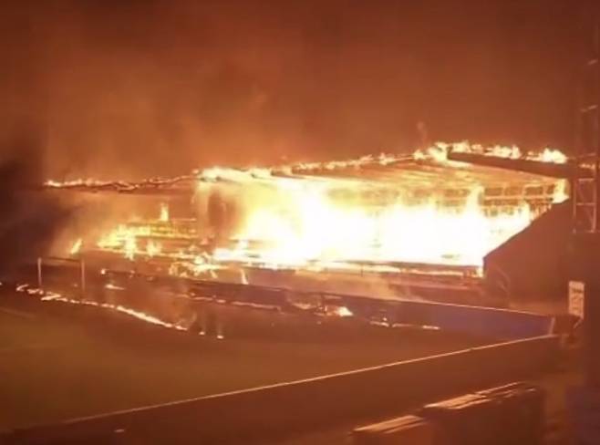 핀란드 프로축구 명문 구단 FC 하카의 홈구장이 화재로 전소되는 사고가 발생했다. (사진 = FC 하카 SNS 캡처)