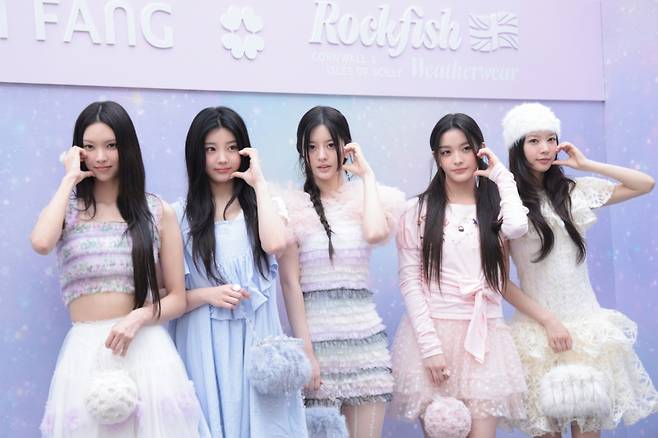 걸그룹 아일릿 소속사 빌리프랩(하이브 산하 레이블)이 뉴진스 팬덤 '팀 버니즈' 운영자를 상대로 억대 소송을 제기했다./사진=뉴스1