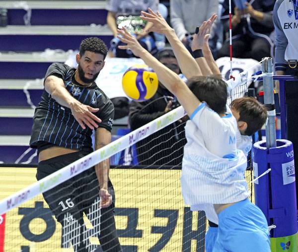 현대캐피탈은 고비 때마다 범실이 아쉬웠다. 사진 제공= 연합뉴스