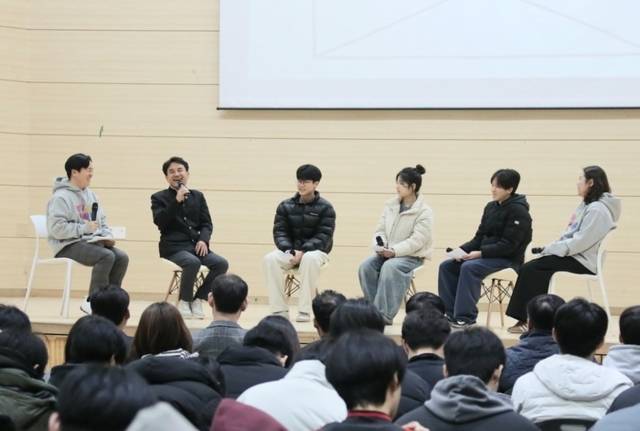 ▲ 김 지사는 17일 원주 미래고에서 고교생 370여 명을 대상으로 ‘찾아가는 강원특별자치도 특별강연’을 가졌다.