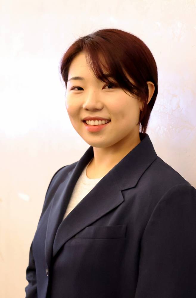 김라경이 15일 서울특별시 송파구 방이동에 위치한 올림픽파크텔에서 열린 '2025년 야구소프트볼인의 밤'에 참석해 인터뷰하고 있다. /사진=강영조 선임기자