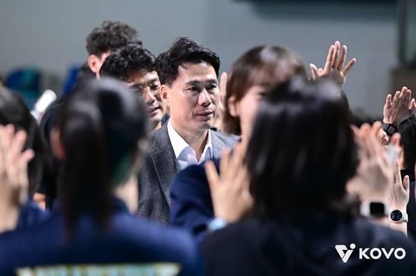 강성형 감독. ⓒKOVO