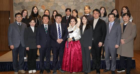 23일 제13회 대한민국 인성시민교육대상 시상식에서 수상자들이 기념촬영하고 있다. 강정현 기자