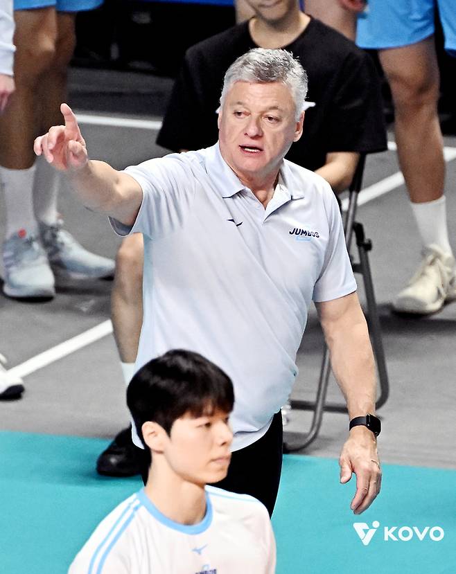 대한항공 헤난 감독. 사진 | 한국배구연맹