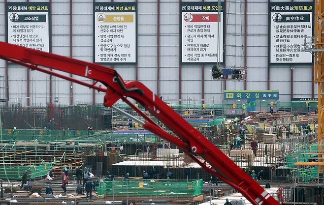 서울 시내 한 아파트 건설 현장 모습 ⓒ연합뉴스