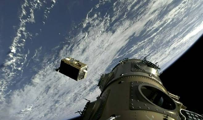 엔비디아 반도체를 탑재한 스타클라우드 위성. (사진=스페이스X 홈페이지, 니혼게이자이)