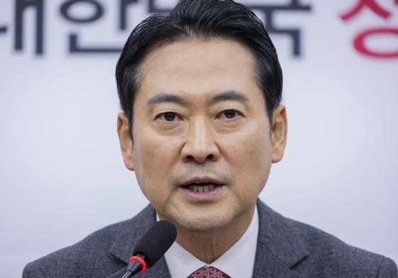 국민의힘 장동혁 대표가 2일 국회에서 기자간담회에서 2026년 지방선거 공천에 대한 원칙을 말하고 있다. 〈사진=연합뉴스〉