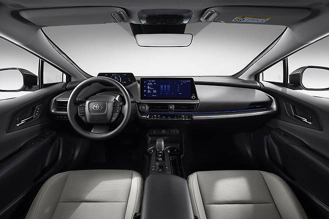 토요타 프리우스 HEV AWD. 사진: 김학수 기자