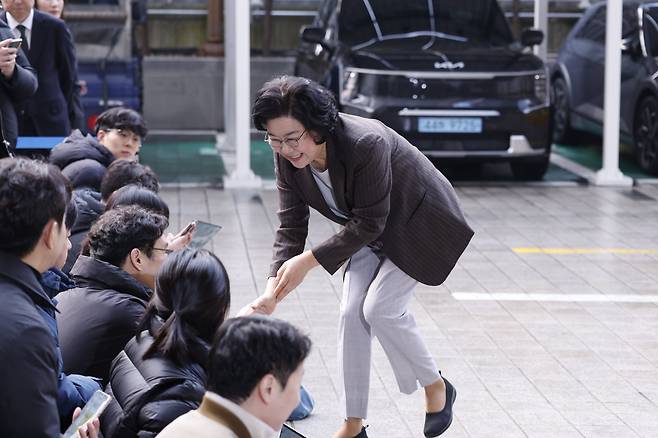 이혜훈 기획예산처 장관 후보자가 29일 오전 서울 중구 예금보험공사 본사에 마련된 인사청문회 사무실로 출근하고 있다. 이 후보자는 보수진영 출신 인사로, 이재명 정부의 초대 기획예산처 장관으로 발탁됐다. 2025.12.29 /박성원 기자