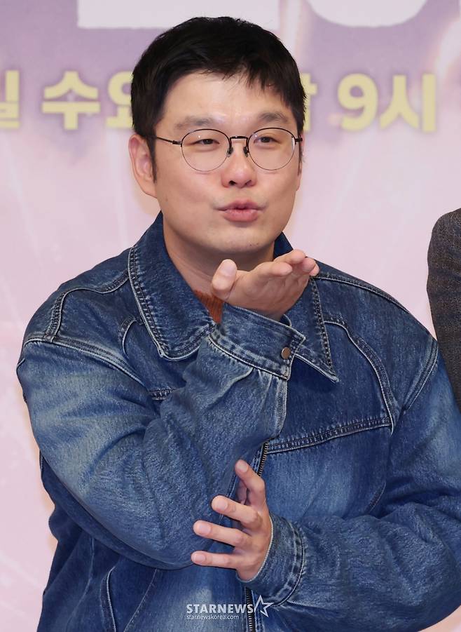 김재현 감독이 5일 오후 서울 양천구 목동 SBS에서 진행된 새 수목드라마 '키스는 괜히 해서!' 제작발표회에 참석해 포즈를 취하고 있다. 2025.11.05 /사진=이동훈 photoguy@