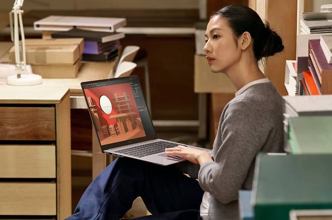 LG전자가 6일(현지시간) 미국 라스베이거스에서 열리는 CES 2026을 통해 공개하는 2026년형 LG 그램. 사진=LG전자