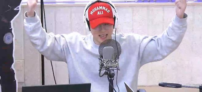 MBC FM4U ‘정오의 희망곡 김신영입니다’
