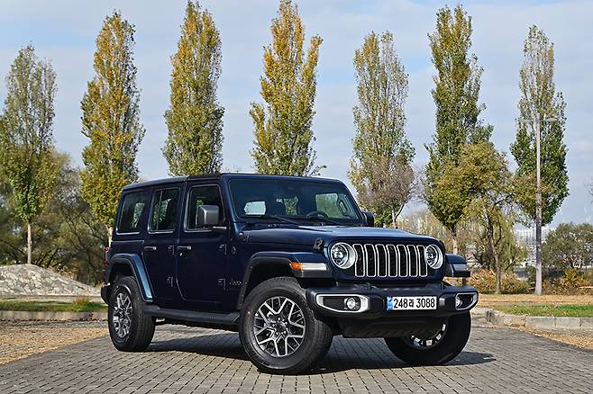 지프 랭글러 사하라. 사진: 김학수 기자