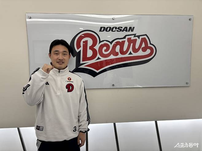 두산 김인태가 6일 잠실구장에서 스포츠동아와 인터뷰를 마친 뒤 포즈를 취하고 있다. 잠실ㅣ강산 기자