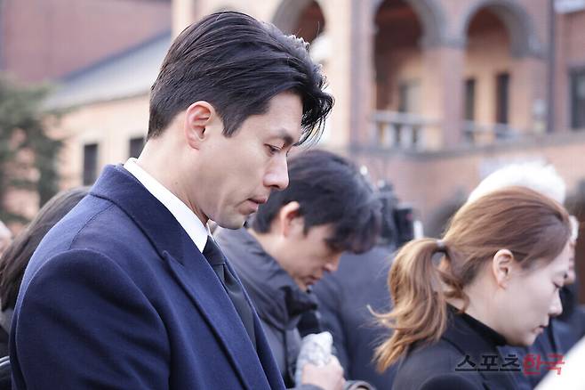 9일 오전 서울 중구 명동성당에서 엄수된 배우 故 안성기의 영결식에 참석한 현빈. 26.1.9 ⓒ이혜영 기자 lhy@hankooki.com