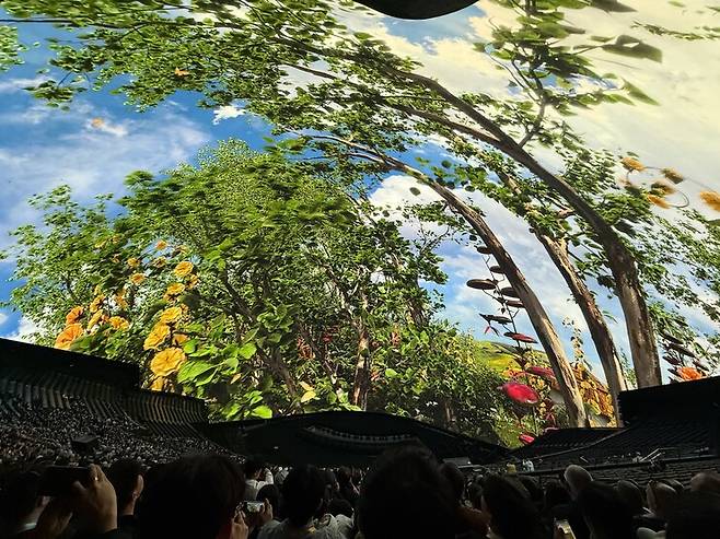 토네이도가 멈추고 천연색의 화면으로 전환된 모습. 이재호 기자 ph@hani.co.kr