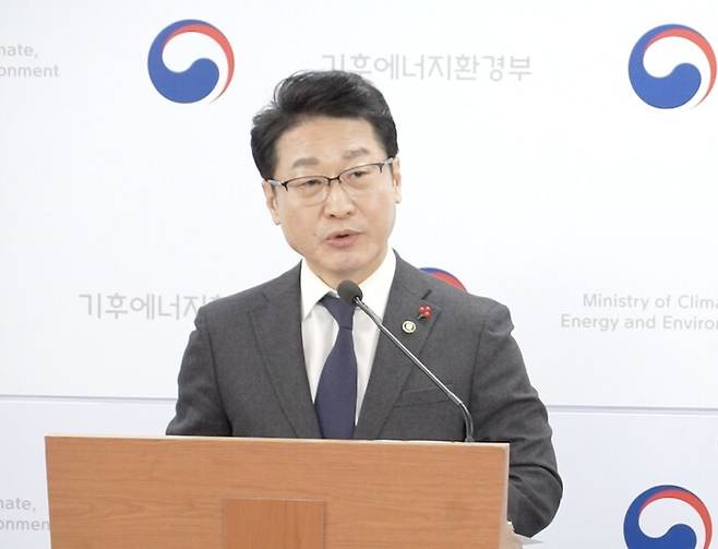 이호현 기후에너지환경부 2차관이 13일 정부세종청사에서 기후에너지환경부 에너지분야 산하기관 업무보고 결과를 브리핑하고 있다. 연합뉴스