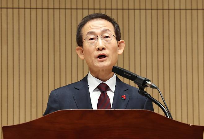 김호철 신임 감사원장이 지난 2일 서울 종로구 감사원에서 열린 취임식에서 취임사를 하고 있다. /연합뉴스