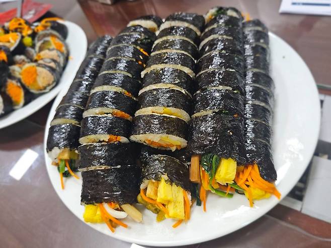 김혜경 여사기 지난해 9월 5일 청와대 경호처 직원들을 상대로 격려의 의미를 담아 대접한 김밥. 청와대 경호처 직원 제보