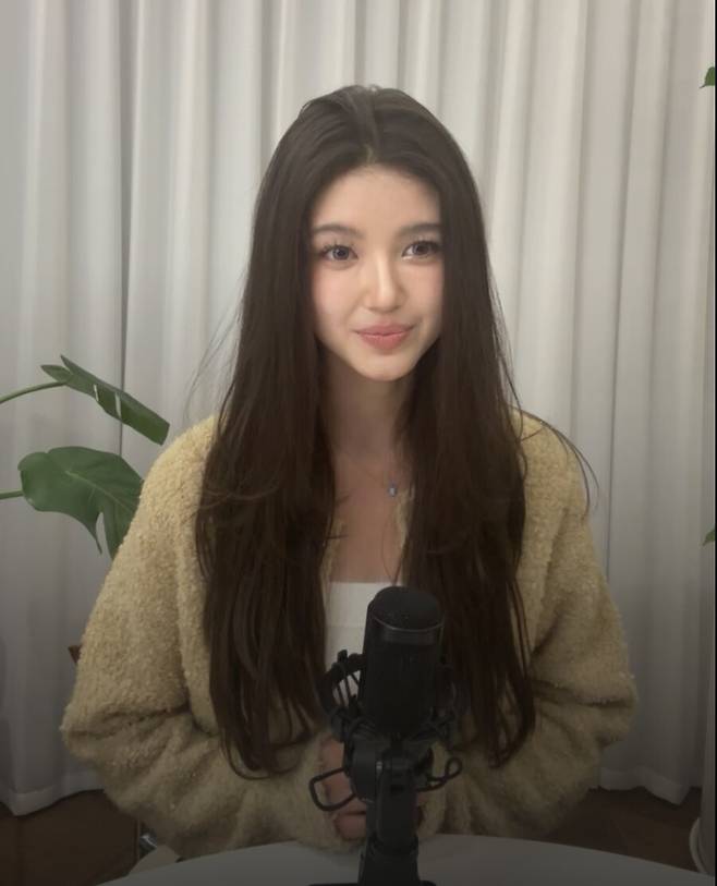 ▲ 뉴진스 다니엘. 출처| 다니엘 라이브 캡처