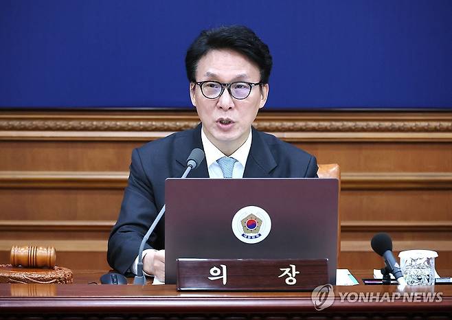 발언하는 김민석 국무총리 (서울=연합뉴스) 이정훈 기자 = 김민석 국무총리가 13일 서울 종로구 정부서울청사에서 열린 국무회의에서 발언하고 있다. 2026.1.13 uwg806@yna.co.kr