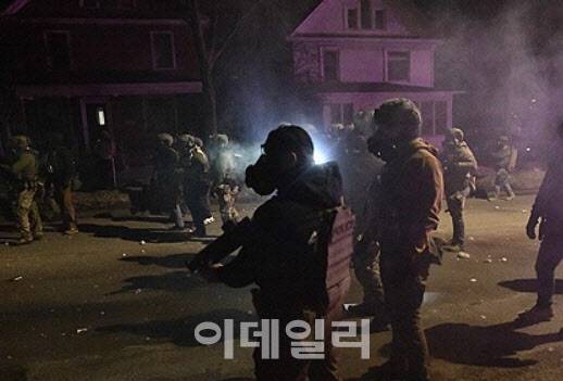 시위 격화하는 미네소타(사진=로이터·연합뉴스 자료사진)