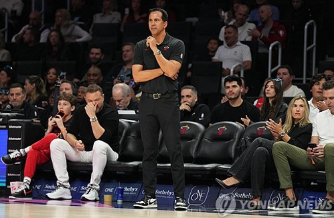 ▲마이애미 히트 에릭 스포엘스트라 감독